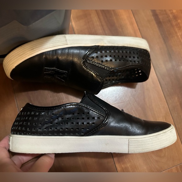 Michael Kors - Sadie Girls Leather Slip Ons - Black Size 4 (Can Fit Women’s 6) - Picture 2 of 11
